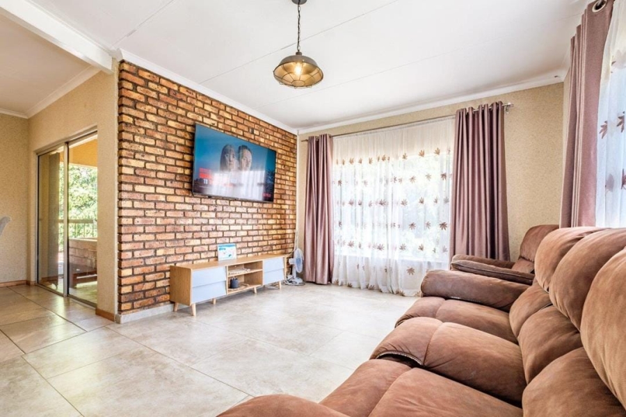 3 Bedroom Property for Sale in Mulbarton Gauteng
