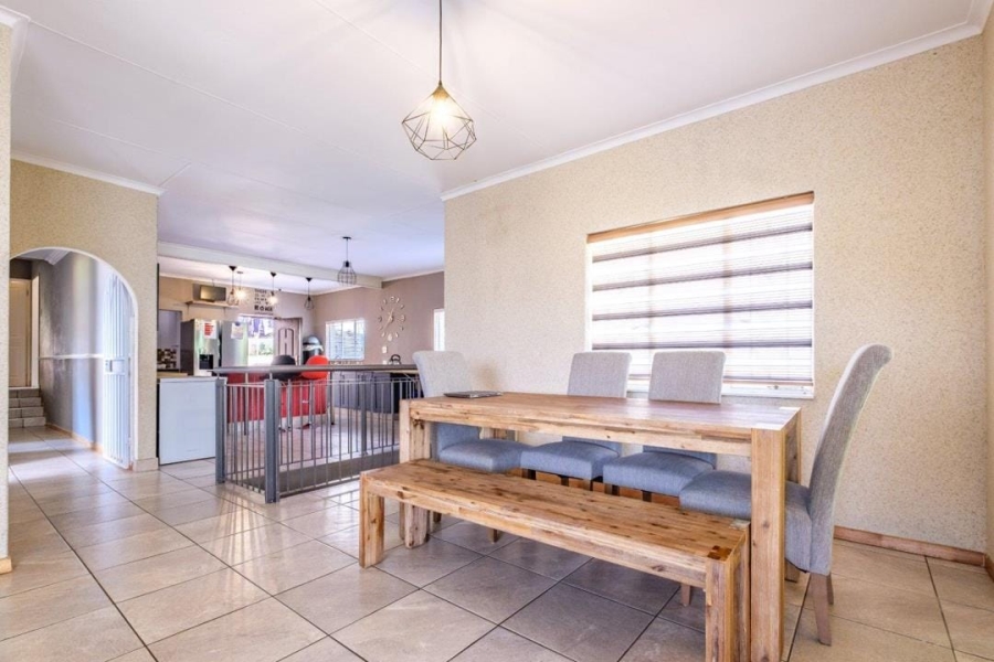 3 Bedroom Property for Sale in Mulbarton Gauteng