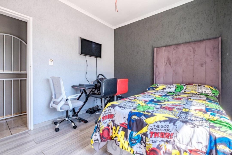 3 Bedroom Property for Sale in Mulbarton Gauteng