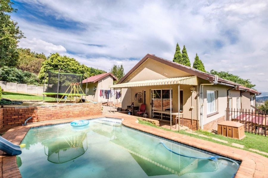 3 Bedroom Property for Sale in Mulbarton Gauteng