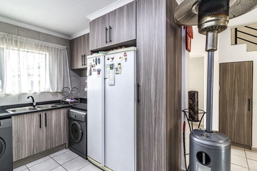 3 Bedroom Property for Sale in Brackendowns Gauteng