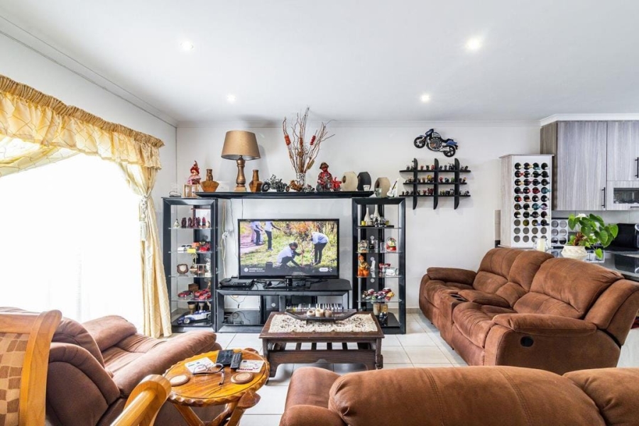 3 Bedroom Property for Sale in Brackendowns Gauteng