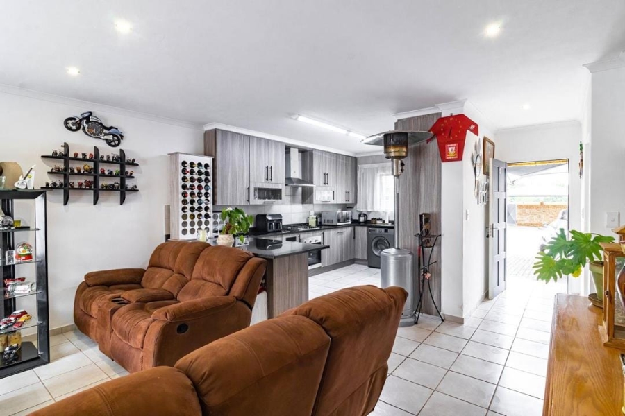 3 Bedroom Property for Sale in Brackendowns Gauteng