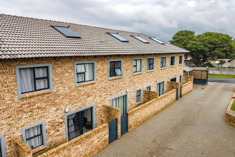 3 Bedroom Property for Sale in Brackendowns Gauteng