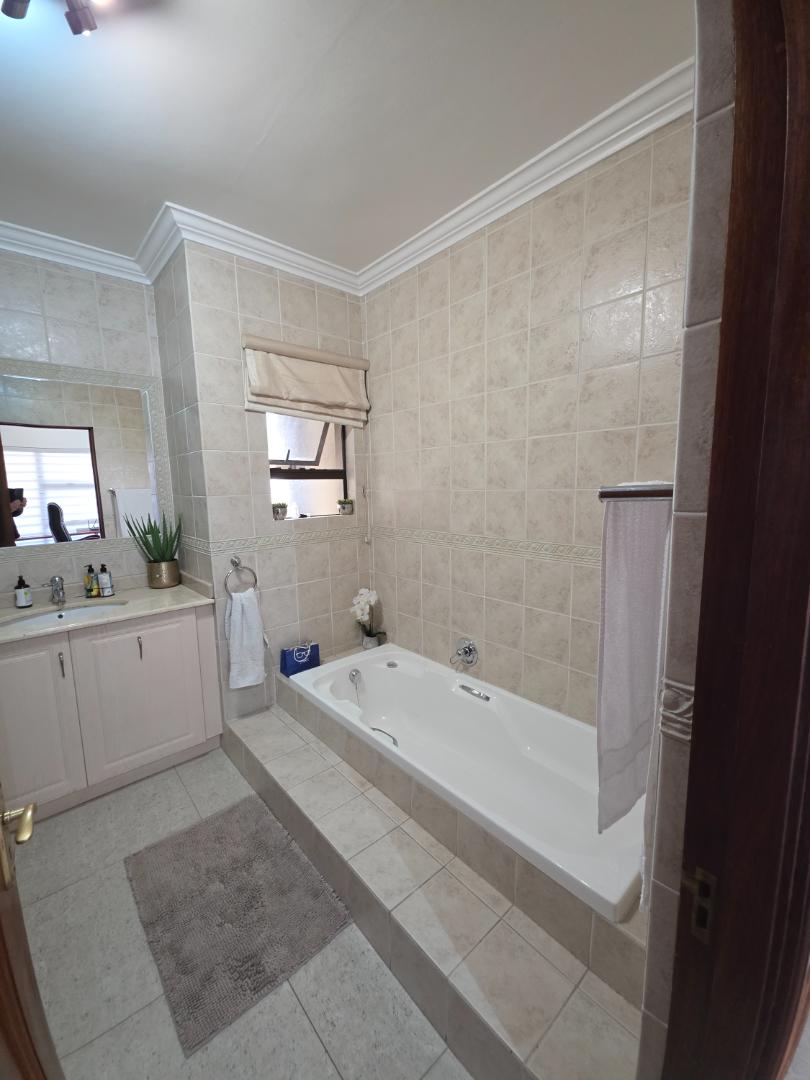 To Let 3 Bedroom Property for Rent in Morningside Gauteng