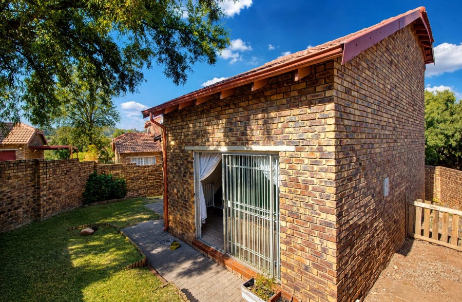 3 Bedroom Property for Sale in Wilgeheuwel Gauteng