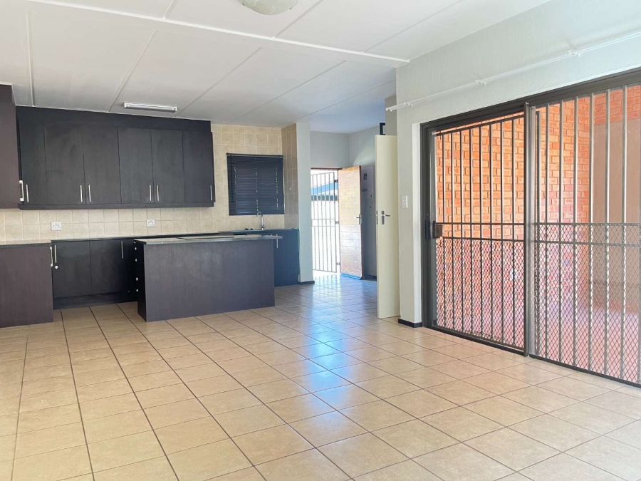 3 Bedroom Property for Sale in Helderkruin Gauteng