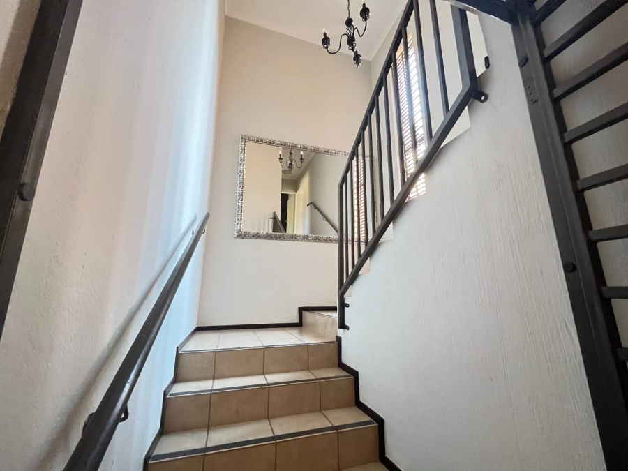 3 Bedroom Property for Sale in Helderkruin Gauteng