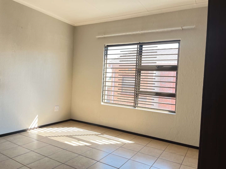 3 Bedroom Property for Sale in Helderkruin Gauteng