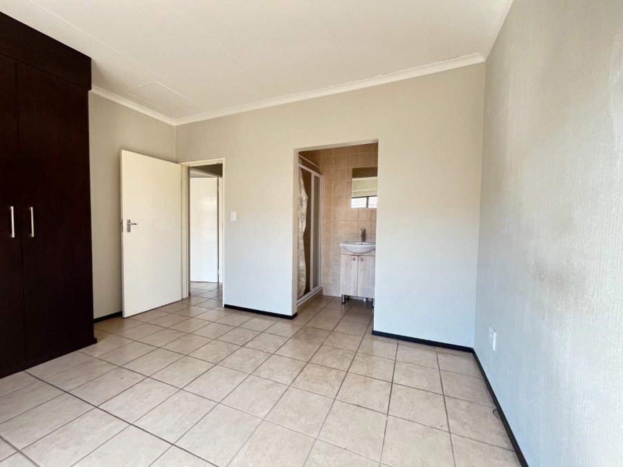 3 Bedroom Property for Sale in Helderkruin Gauteng