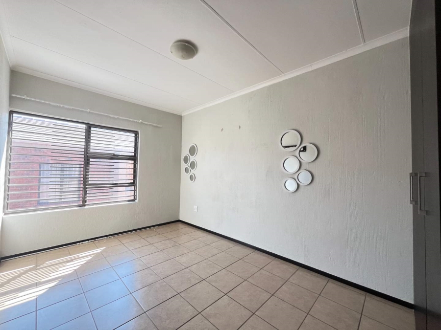 3 Bedroom Property for Sale in Helderkruin Gauteng