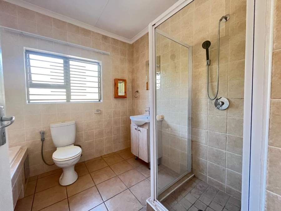 3 Bedroom Property for Sale in Helderkruin Gauteng