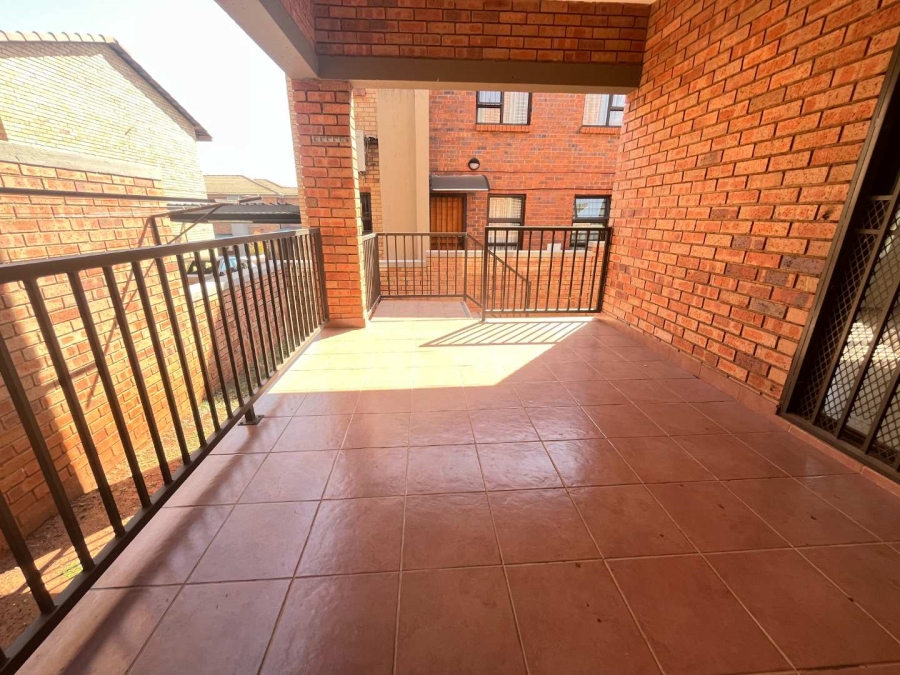 3 Bedroom Property for Sale in Helderkruin Gauteng