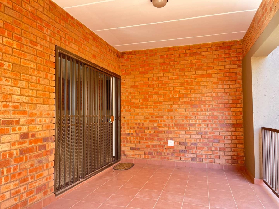 3 Bedroom Property for Sale in Helderkruin Gauteng