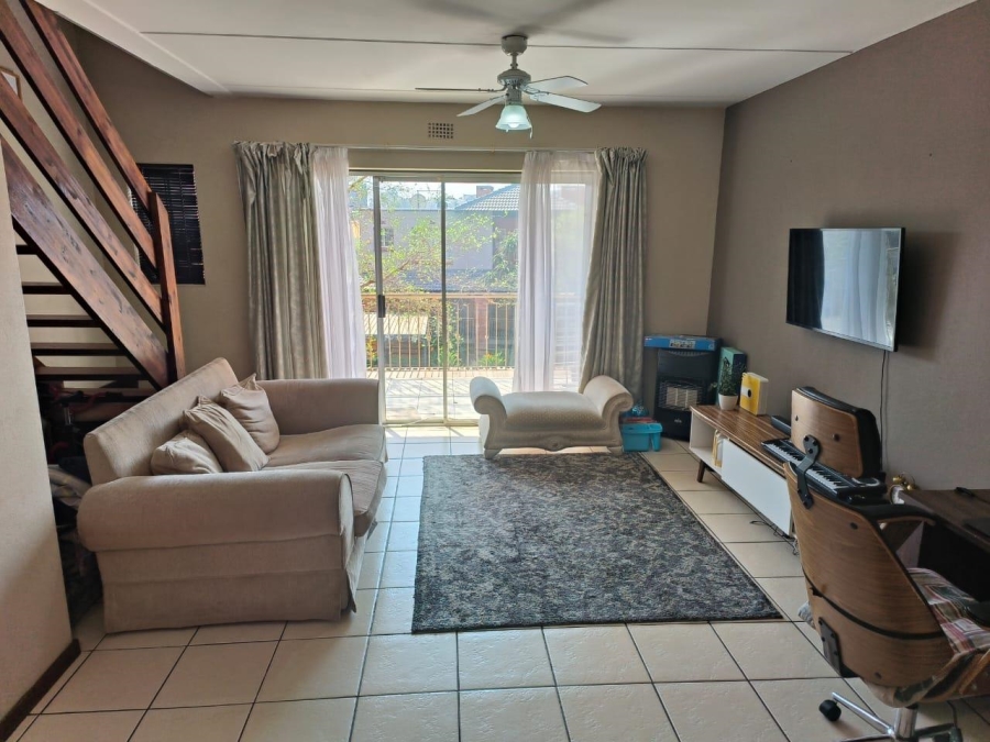 2 Bedroom Property for Sale in Sonneglans Gauteng