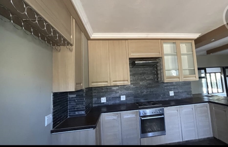 5 Bedroom Property for Sale in Amandasig Gauteng