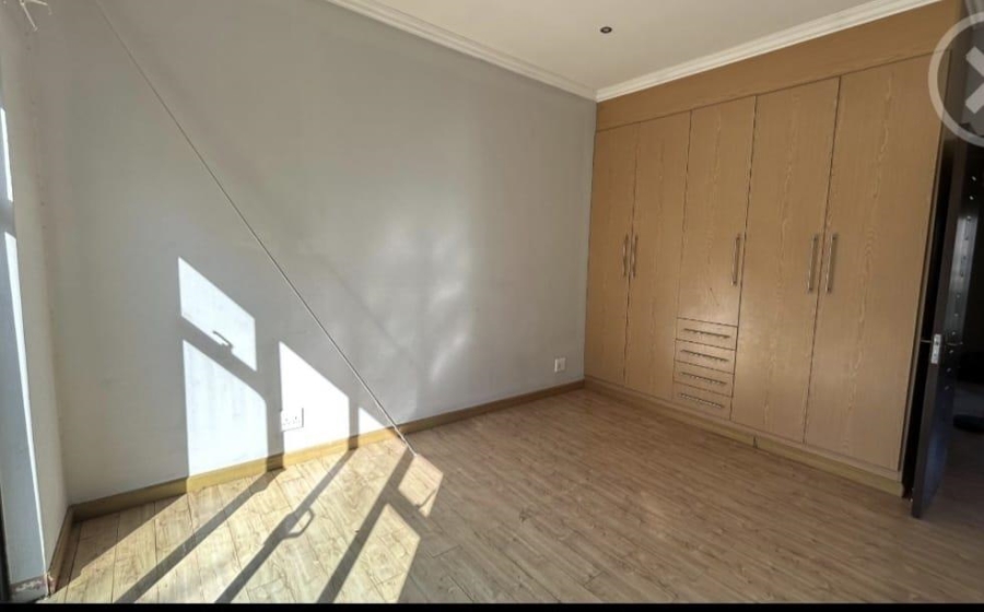5 Bedroom Property for Sale in Amandasig Gauteng