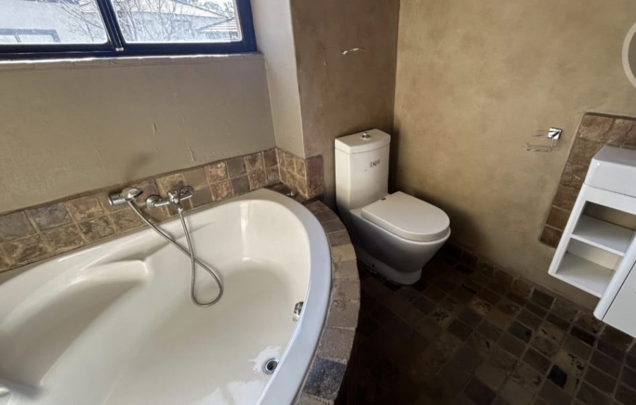 5 Bedroom Property for Sale in Amandasig Gauteng
