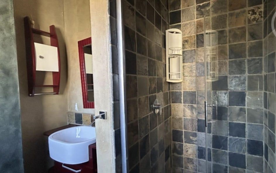 5 Bedroom Property for Sale in Amandasig Gauteng