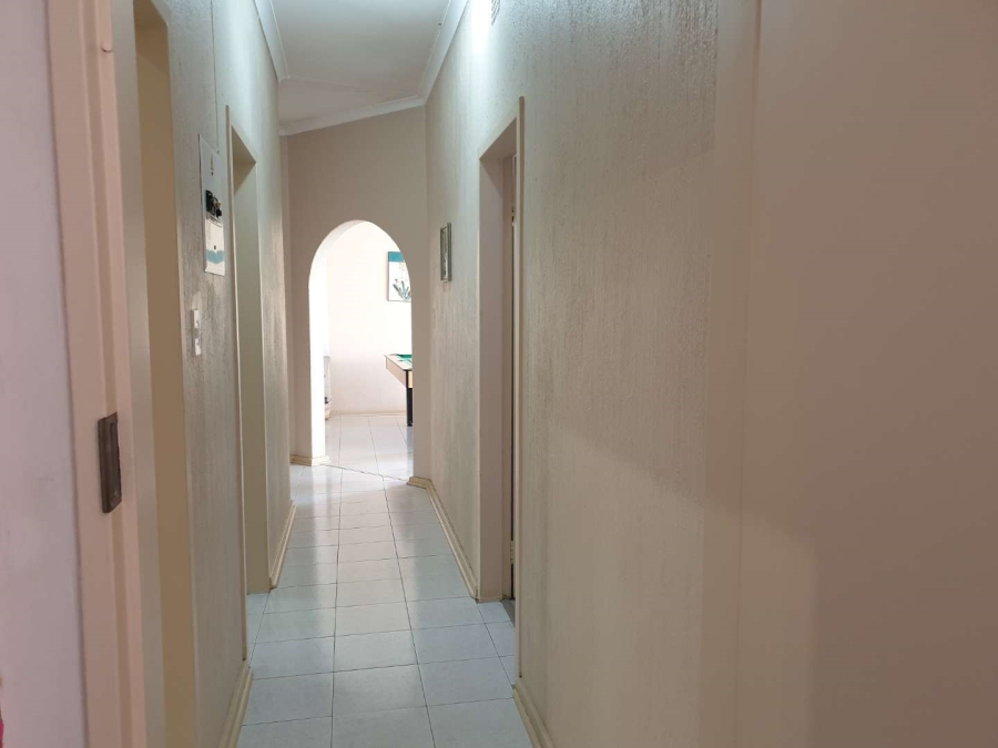To Let 3 Bedroom Property for Rent in Randhart Gauteng