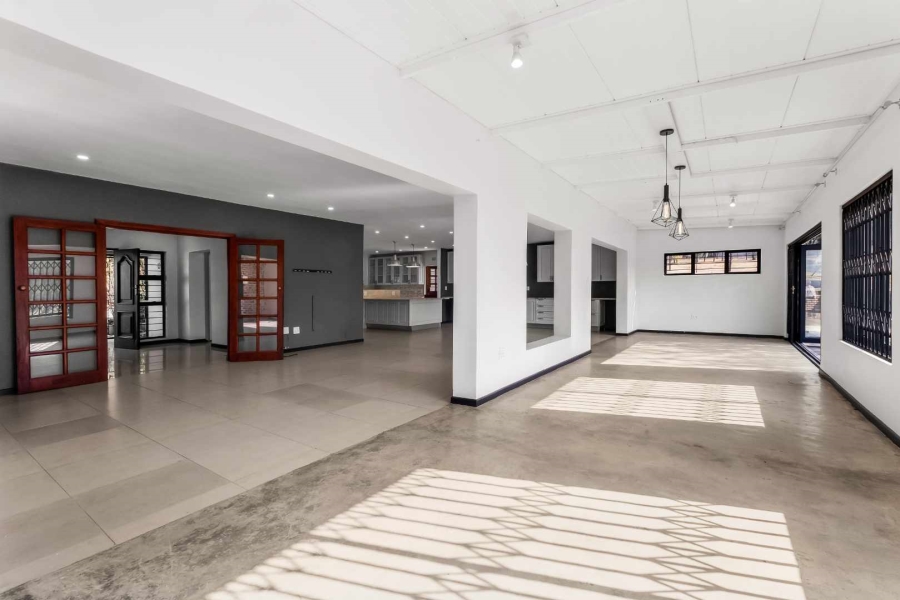 9 Bedroom Property for Sale in Farmall A H Gauteng