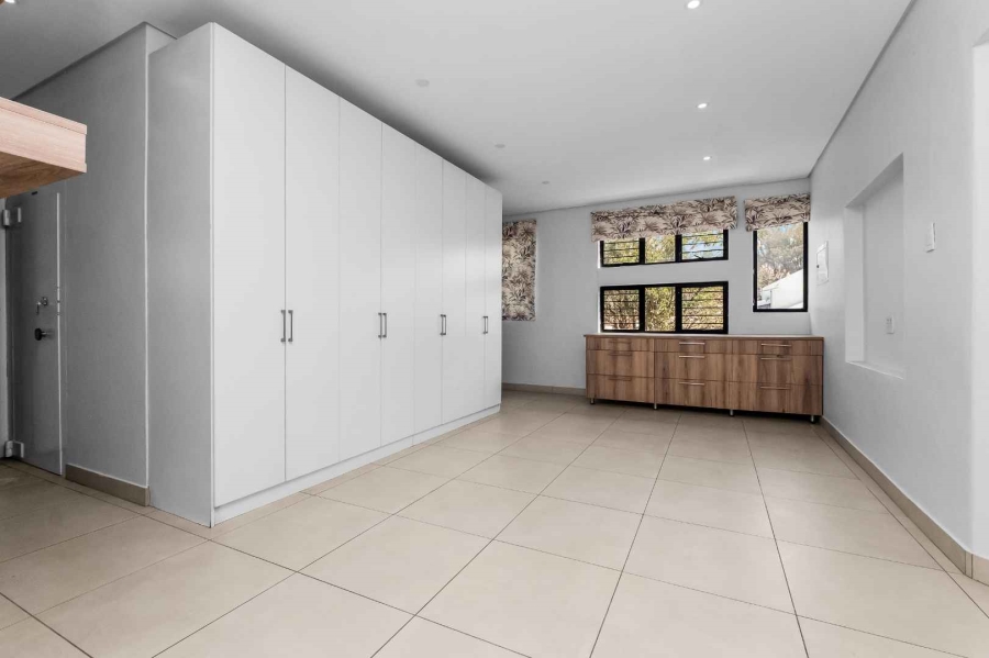 9 Bedroom Property for Sale in Farmall A H Gauteng