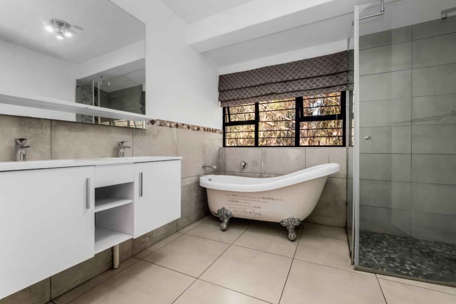 9 Bedroom Property for Sale in Farmall A H Gauteng