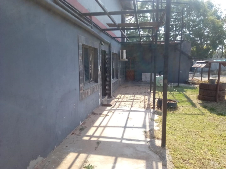 5 Bedroom Property for Sale in Hesteapark Gauteng