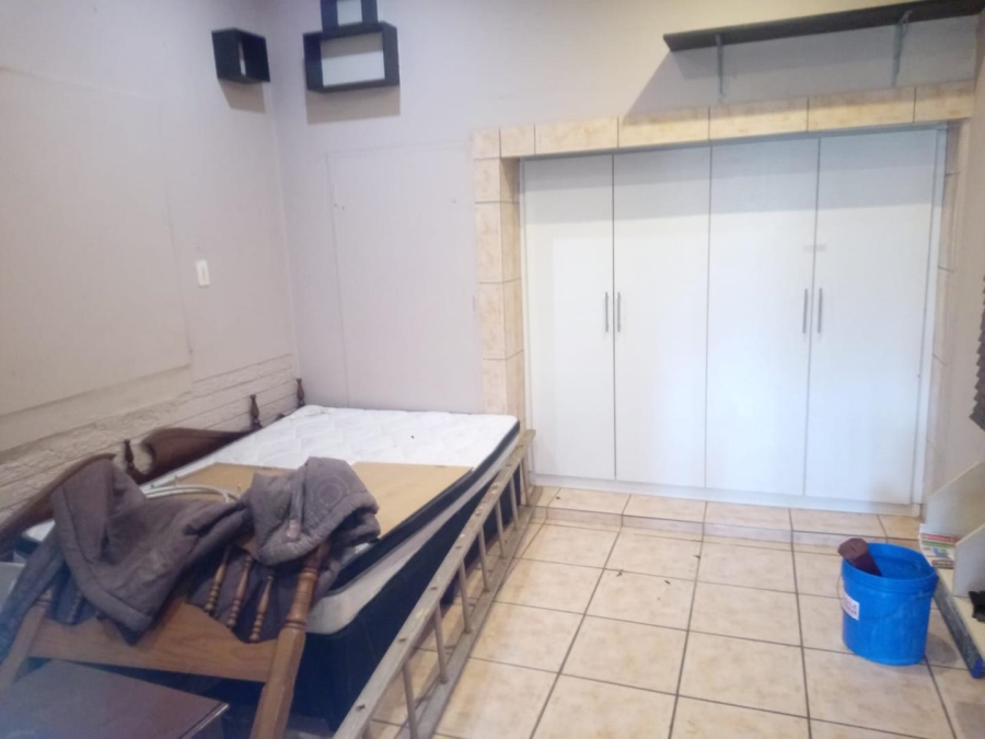 5 Bedroom Property for Sale in Hesteapark Gauteng