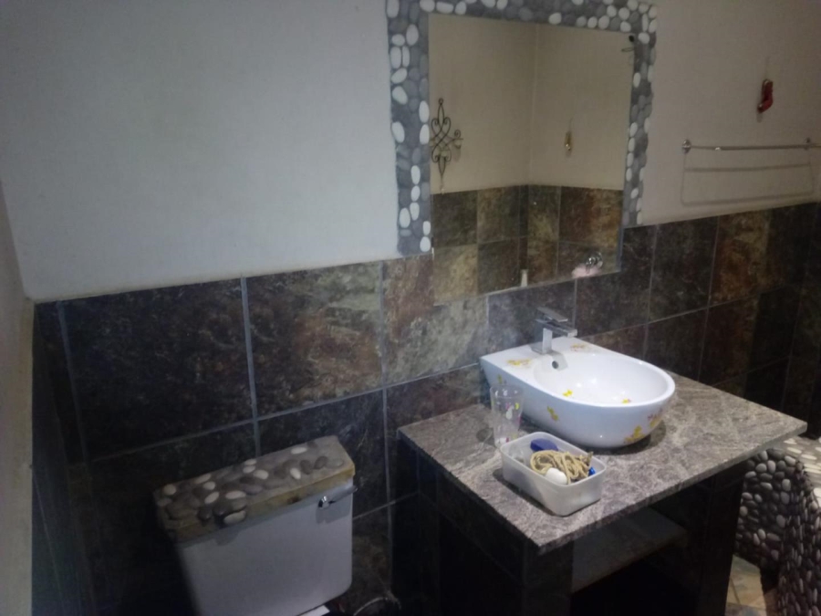 5 Bedroom Property for Sale in Hesteapark Gauteng