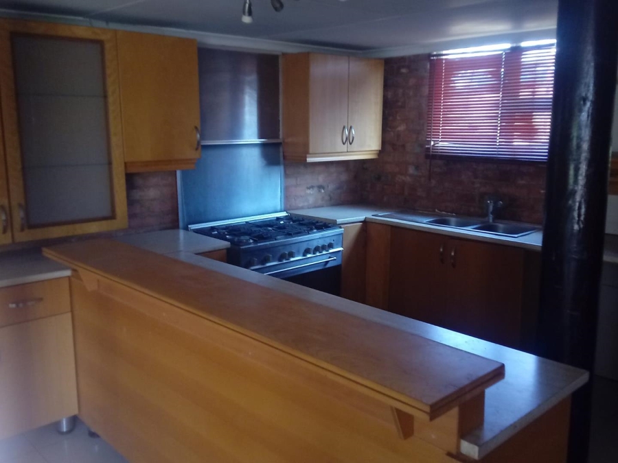 5 Bedroom Property for Sale in Hesteapark Gauteng