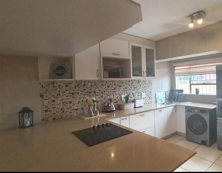2 Bedroom Property for Sale in Edleen Gauteng