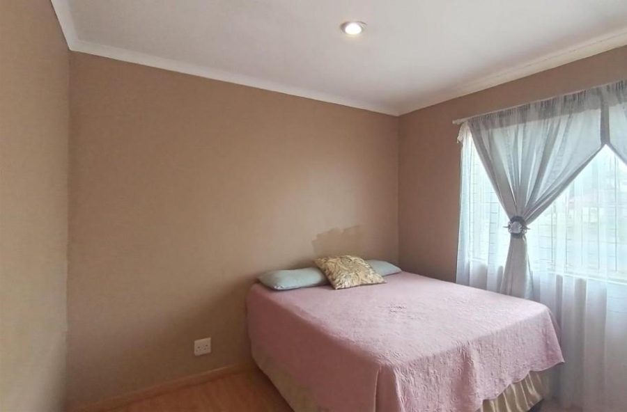2 Bedroom Property for Sale in Edleen Gauteng