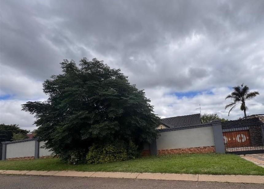 3 Bedroom Property for Sale in Glen Marais Gauteng