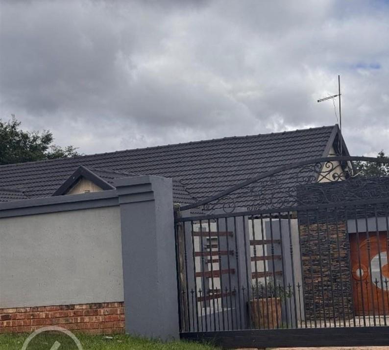 3 Bedroom Property for Sale in Glen Marais Gauteng