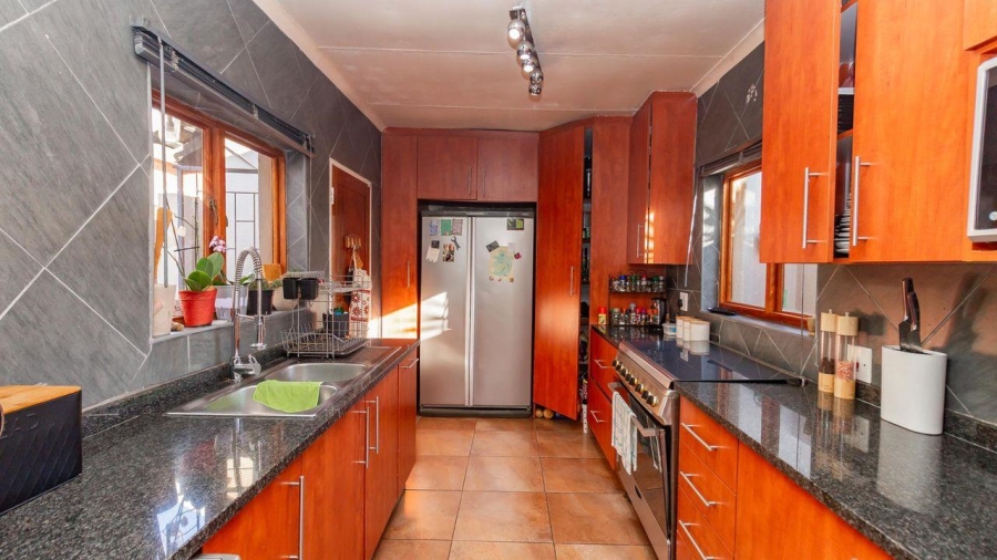 3 Bedroom Property for Sale in Isandovale Gauteng