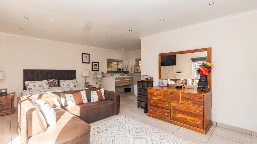 3 Bedroom Property for Sale in Isandovale Gauteng