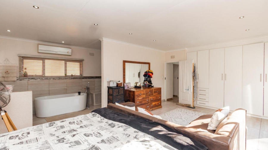 3 Bedroom Property for Sale in Isandovale Gauteng