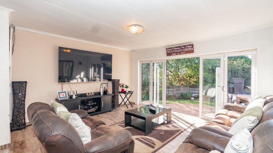 3 Bedroom Property for Sale in Isandovale Gauteng