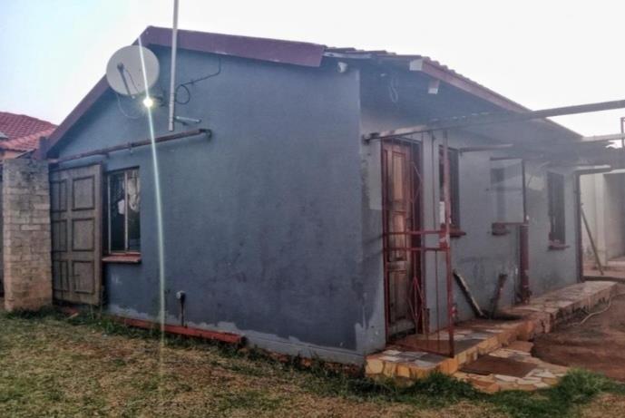 2 Bedroom Property for Sale in Lotus Gardens Gauteng
