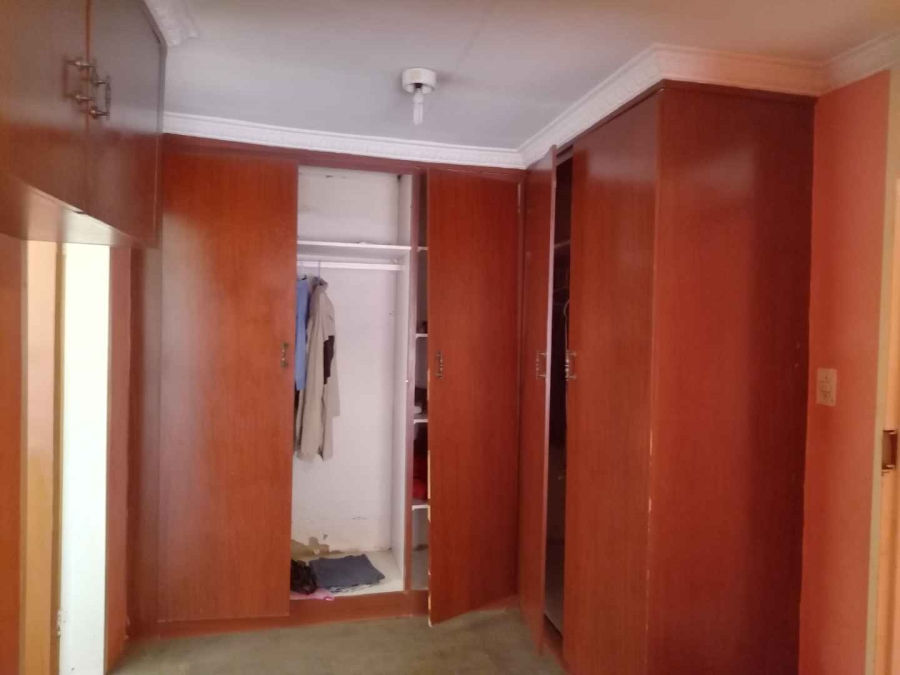 4 Bedroom Property for Sale in Soshanguve FF Gauteng