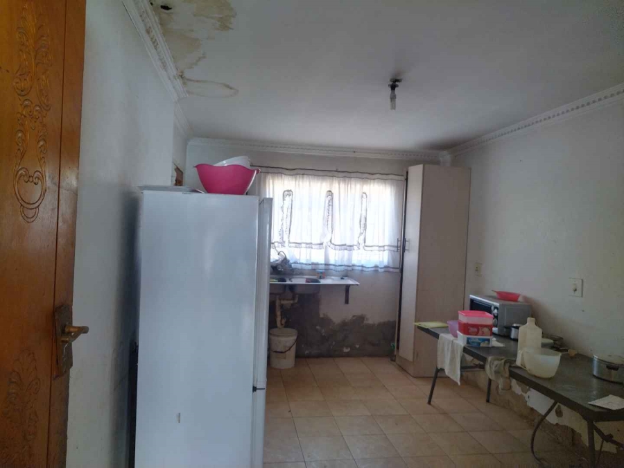 4 Bedroom Property for Sale in Soshanguve FF Gauteng