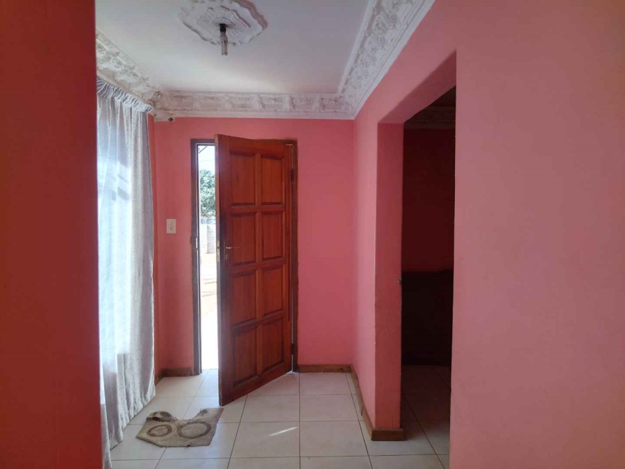 4 Bedroom Property for Sale in Soshanguve FF Gauteng