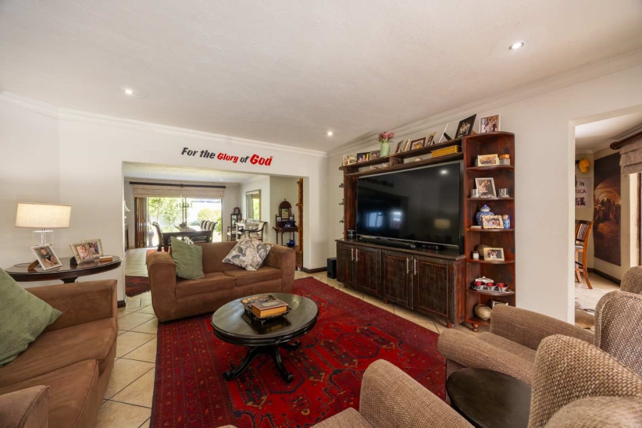 4 Bedroom Property for Sale in Silver Lakes Golf Estate Gauteng