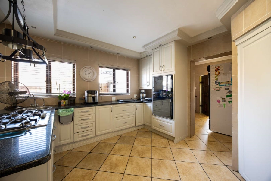 4 Bedroom Property for Sale in Silver Lakes Golf Estate Gauteng