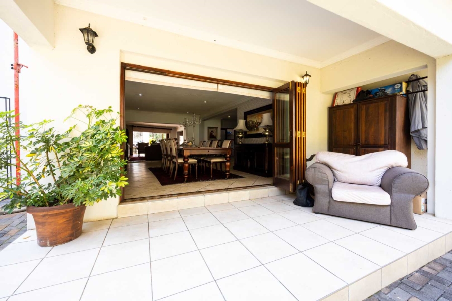 4 Bedroom Property for Sale in Silver Lakes Golf Estate Gauteng