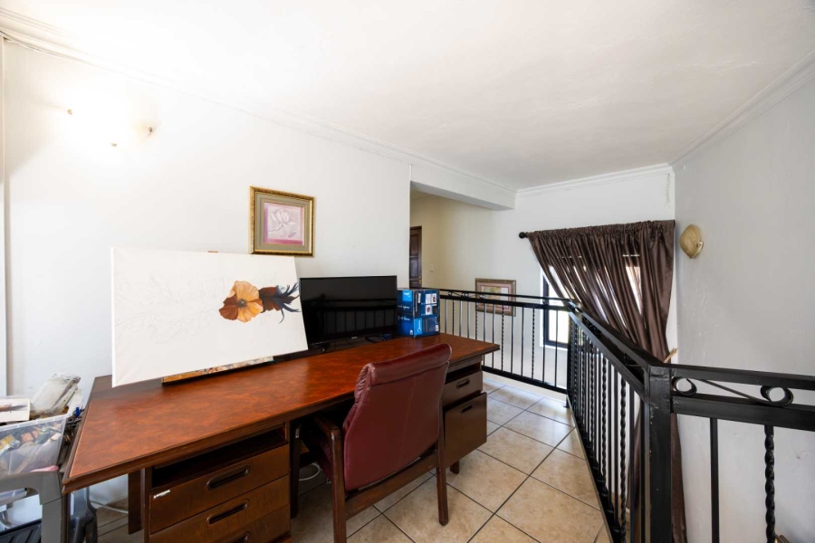 4 Bedroom Property for Sale in Silver Lakes Golf Estate Gauteng