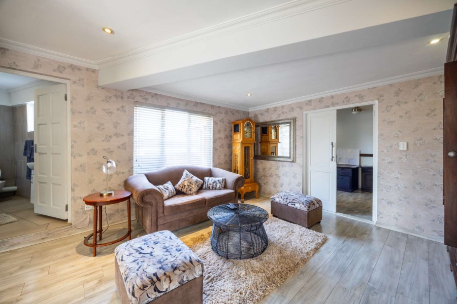 4 Bedroom Property for Sale in Silver Lakes Golf Estate Gauteng