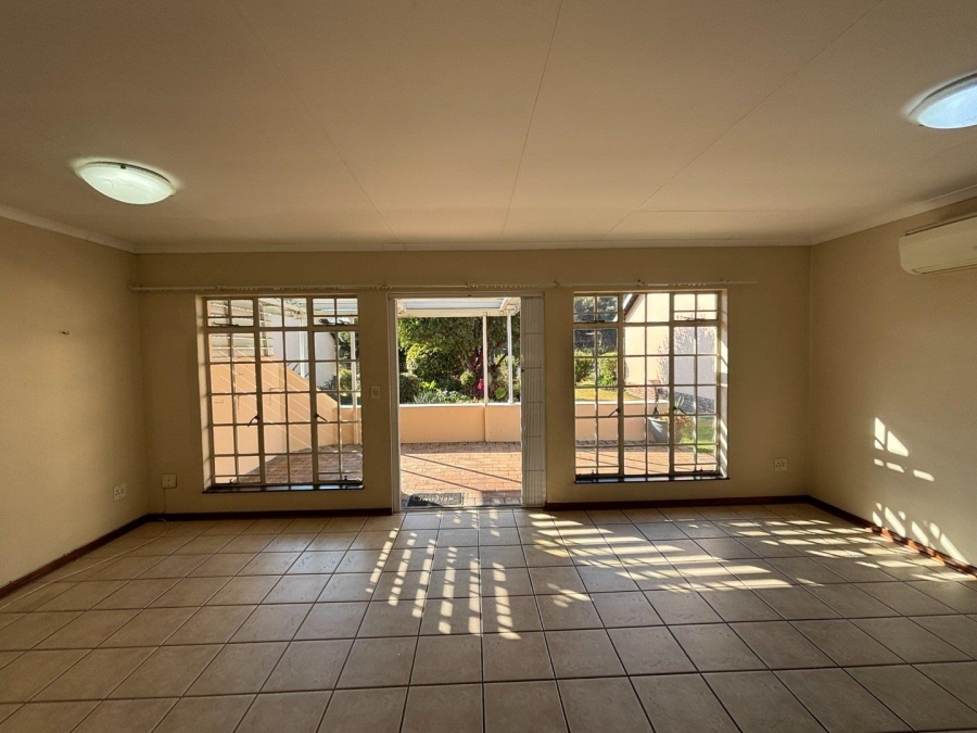 2 Bedroom Property for Sale in Die Wilgers Gauteng