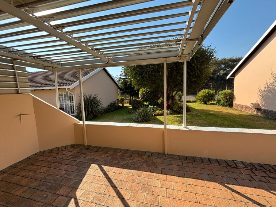 2 Bedroom Property for Sale in Die Wilgers Gauteng